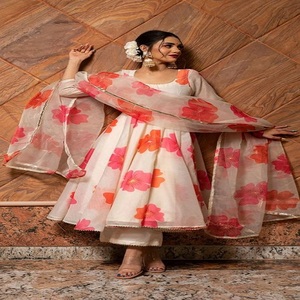 Vêtements de cérémonie pakistanais Kanya Fancy Garments, ensembles de mariée Churidar, robes Anarkali, robes de soirée en lin, coton et soie, magnifiques tenues pour filles. - Product Image 2