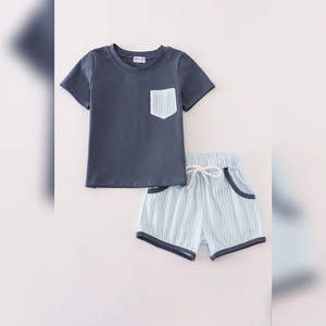 ชุดเสื้อผ้าใส่สบายลายตัวหนาสีน้ำเงินคลาสสิกสำหรับเด็กวัยหัดเดินและเด็ก - Product Image 1