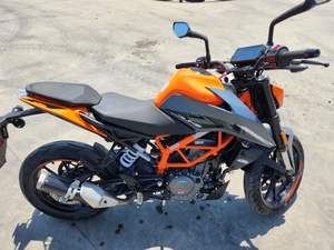 Motocicleta Todoterreno KTM-390 Duke 2024 - Product Image 2