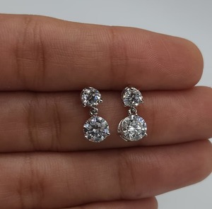 Hermosos pendientes de diamantes cultivados en laboratorio de corte redondo de Color D E F, pendientes de plata esterlina VS + claridad, regalo de joyería personalizado para ella - Product Image 2