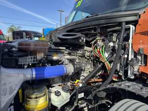 Offre Spéciale – Camion Semi-Remorque Cascadia 126 Sleeper 2021 d'Occasion en Excellent État – Cabine Couchette à Toit Moyen de 72 Pouces, 455 CV, Boîte Automatique DT12 à 12 Vitesses, Prêt à l'Exportation - Product Image 5