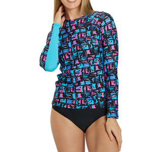 Impression par sublimation, design personnalisé, rashguard pour femmes, coupe ajustée de haute qualité, vêtements de sport et de fitness, rashguards - Product Image 5