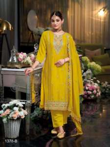 Traje Salwar de diseñador listo para usar, hecho de tela Chinon pesada con codificación de secuencia bordada, Zarkhan Work Perfect Party Wear - Product Image 3