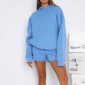 Ensemble coordonné sweat à capuche et short pour femme, style décontracté moderne, respirant, doux, 100 % coton, écologique, longueur au-dessus du genou, uni, deux pièces pour l'été - Product Image 2