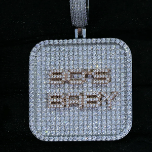 จี้เพชรโมอิสซาไนต์ทรงสี่เหลี่ยมแบบพรีเมียม ประดับเพชร VVS เงินแท้ 925 เครื่องประดับสุดหรู - Product Image 2