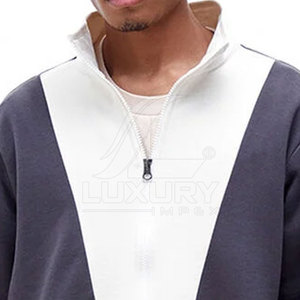 Les sweats à demi-zip redéfinissent l'esthétique minimale avec un bord contemporain - Product Image 6