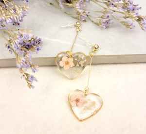 Pendientes colgantes ovalados grandes coloridos dulces bonitos ecológicos de Ángel de resina 2022 nuevos de la India - Product Image 1