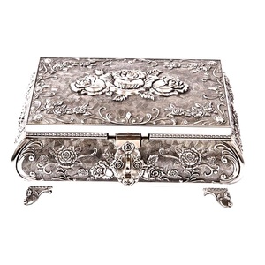 Petite taille Vintage bijoux en métal bibelot organisateur de stockage boîtes à bijoux en métal pour garder des bijoux élégants en laiton aileron doré - Product Image 2