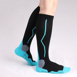 Calcetines de hombre de alta demanda, calcetín de Color sólido hecho a medida para hombre, proveedor directo de fábrica, calcetín Atlético ligero y cómodo para hombre - Product Image 1
