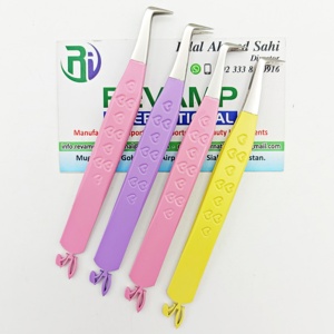 Pince à épiler à 90 degrés de couleur enduite de poudre de vente chaude pour méga-volume et cils russes impression de coeur CNC pince à épiler de cils d'oreille de lapin - Product Image 3
