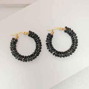 Boucles d'oreilles indiennes faites à la main brodées de perles pour vêtements de fête Boucles d'oreilles élégantes brodées à la main pour femmes à bas prix - Product Image 3