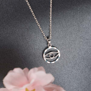 สร้อยคอจี้รูปวงกลมตาปีศาจเงินแท้ 925 - ทันสมัยและทนทาน - Product Image 2