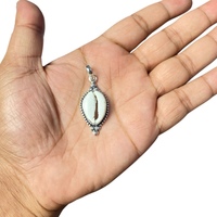 Pendentif classique fait main pour femme, en coquillage de cauris naturel de haute qualité, serti en argent sterling 925, modèle Krittika