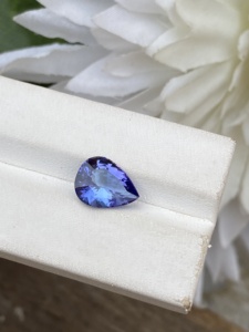 Natural Zoisite Tanzanite Loose Gemstone 3.19 Carat Pear Shape Natural Tanzanite Color-Changing Charm <b>Jewelry</b> Natural Zoisite - Product Image 4