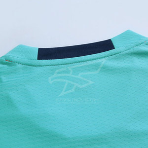 Ropa de equipo de alta calidad Uniforme de fútbol de gran tamaño Material duradero Último diseño Uniforme de fútbol de bajo precio - Product Image 3
