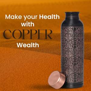 Bouteille d'eau de sculpture en cuivre de qualité supérieure avec finition brillante de conception antique noire Bouteille sans joint de 1000ml et étanche disponible - Product Image 3