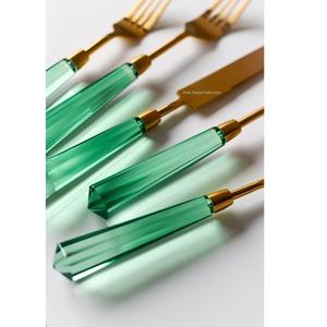 Juego de cubiertos de metal de mesa con mango de acrílico verde, acabado dorado para hoteles y restaurantes, juegos de cubiertos de vajilla - Product Image 5