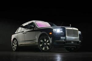 โรลส์-รอยซ์ คัลลิแนน ปี 2023 คุณภาพสูง กำลัง 600 แรงม้า และแรงบิดสูงสุด 664 ปอนด์-ฟุต จากเครื่องยนต์ V12 รุ่นปรับปรุงใหม่ - Product Image 3