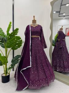 Hermosa ropa de boda Lehenga Choli con hilo y trabajo de secuencia - Product Image 3