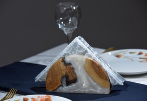 Servilletero de madera rústica y resina epoxi, pieza de decoración de mesa hecha a mano para cocina o comedor - Product Image 3