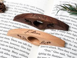 Sujeta Libros de Madera Maciza Pulida, Ecológico y Duradero, Abridor de Páginas Ergonómico para una Lectura Cómoda con una Sola Mano - Product Image 2