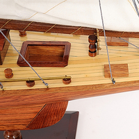 Hochwertige Handgefertigte Zedernholz-Yacht-Replik Shamrock Modellschiff Sammlerstück Nautische Dekoration Historisches Ausstellungsstück Bemalt