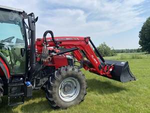 Tracteur à roues MASSEY FERGUSON 5711 d'occasion 2020 avec plus de 50 000 heures de fonctionnement et un poids de 700 kg - Product Image 5