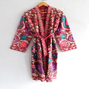 Bata Larga Corta Reversible de Algodón Bordado Suzani Hecha a Mano para Mujer, Estilo Bohemio Étnico, Ecológica, para Otoño e Invierno - Product Image 4