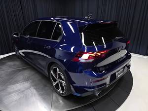 Volkswagen Golf GTI SE Hatchback 2024 d'occasion, 4 places, phares LED, moteur turbo essence, conduite à gauche, sièges foncés - Product Image 5