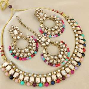 Collier de diamants inversé de haute qualité avec boucles d'oreilles et ensemble de colliers traditionnels indiens Maang Tikka pour femmes - Product Image 2