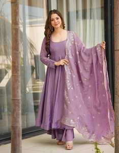 Robe longue TENNECY de créateur avec broderie lourde et sequins, dupatta réversible, séchage rapide, infroissable, longueur maxi pour femme, style indien - Product Image 2