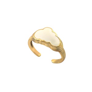 Anillo de nube bohemio clásico ajustable de Plata de Ley 925 para mujer con acabado esmaltado blanco sin níquel y chapado en oro - Product Image 1