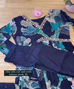 Fashion Fusion: estilo pakistaní Salwar Kameez: fusión de estilos tradicionales y modernos, creando una moda elegante y elegante - Product Image 5