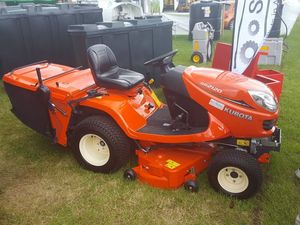 Tracteur tondeuse autoportée Kubota T2090 haute performance, machine de coupe de jardin durable, diesel. - Product Image 6