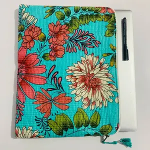 Pochette pour ordinateur portable matelassée 100% coton à imprimé floral vintage élégant et sac à main élégant Design multi-floral personnalisé - Product Image 4