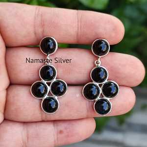 Pendientes Colgantes Hechos a Mano en Plata de Ley 925 con Piedra de Ónix Negra, Diseño Geométrico, Regalo para Ella, Pendientes de Ónix Negra - Product Image 1