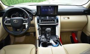 Noir Authentique 2024 pour LAND CRUISER 300 3.3 L DIESEL Atmosphérique 4x4 Gauche R18 Usagé Toit ouvrant Démarrage à distance Sièges en cuir - Product Image 4