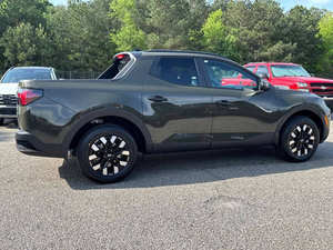 Nouveau Hyundai Santa Cruz SEL Activity 4 portes, cabine double, benne courte de 4,3 pieds, certifié 2025 - Product Image 4