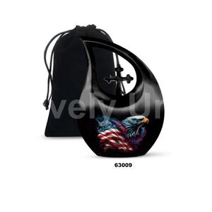 Urna Funeraria en Forma de Lágrima con Diseño Único de Águila y Bandera Americana Negra para Cenizas Humanas, con Bolsa de Terciopelo Gratis - Product Image 3