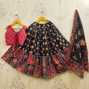Lehenga Choli para Niñas, Ropa Étnica de Poliéster para Diwali y Bodas - Product Image 2