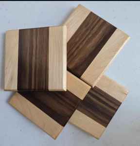 Posavasos de nogal Posavasos de madera personalizables de la mejor calidad Posavasos de madera decorativos de mesa de diferente aspecto para té y café - Product Image 1