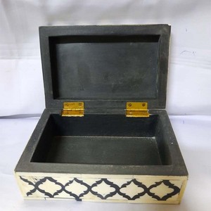 Boîte d'incrustation d'os artisanal de qualité supérieure faite à la main en Inde Taille et design personnalisés Idéal pour l'organisation de bijoux élégants Décor de table - Product Image 2