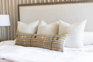 Almohadas lumbares largas de lana suave, artesanía tejida a mano de primera calidad, tamaño personalizado, decoración de lana cómoda, acento para el hogar, sensación de lujo, cálido - Product Image 5