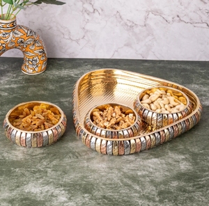 Plateau triangulaire avec 3 bols ronds pour servir des fruits secs, en cuivre et en laiton, bol rond de forme ronde, décoration de table à domicile - Product Image 2