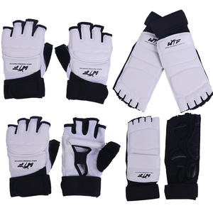 TaekwondoGloves ayak muhafızları Set PVC güvenli Fit yetişkin yarı<span class=keywords><strong>m</strong></span> parmak boks Sanda koruyucu donanı<span class=keywords><strong>m</strong></span> gelişmiş kavrama eğitim yarışması - Product Image 3