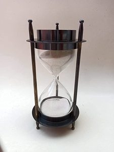 Meilleur dans la catégorie Horloge sablier sablier à cadre en métal argenté de taille personnalisée pour la décoration intérieure à bas prix quantité minimale de commande - Product Image 4