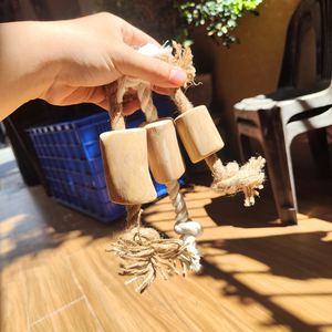 Jouet à mâcher naturel pour chien/chien en bois de café mâcher avec corde du Vietnam, corde de chanvre 100% - Product Image 5