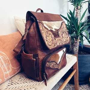 Mochila de Viaje Unisex Estilo Western Rodeo Internacional Hecha a Medida, Piel de Vaca Natural, Pelo, Cuero Genuino Vintage Animal - Product Image 3
