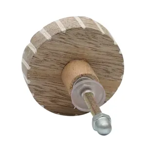 Bouton de meuble rond en bois avec centre en laiton et incrustation blanche, style scandinave, pour commode et armoire - Product Image 4