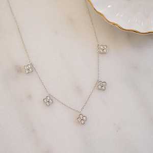 Collier tendance trèfle en CZ taille ronde pour femmes et jeunes filles, en argent sterling 925 plaqué or, pierre principale opale, cadeau idéal pour les fêtes - Product Image 2